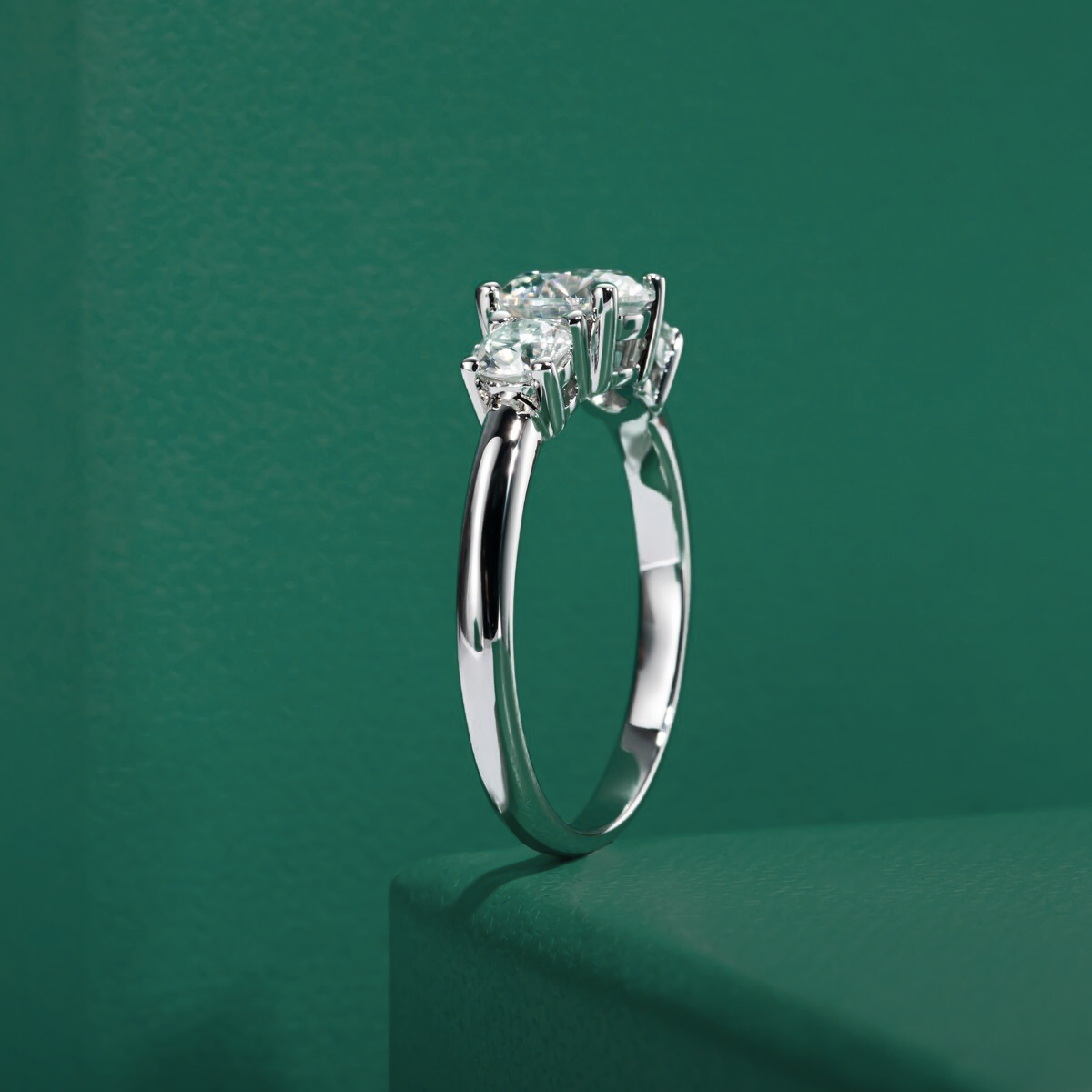 Anel Solitário de Moissanite 1,6 Quilates em Prata 925 com Ouro Branco 18k – Yuna Joias - Yuna Joias