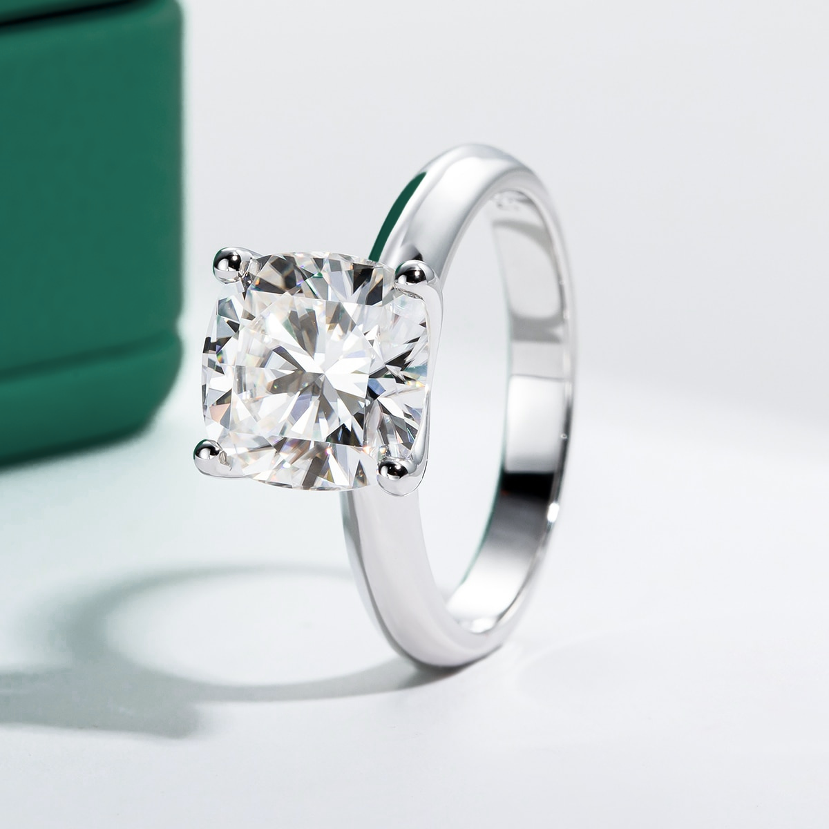 Anel Solitário Moissanite Cushion 3,5ct em Prata 925 com Ouro Branco 18k – Yuna Joias - Yuna Joias