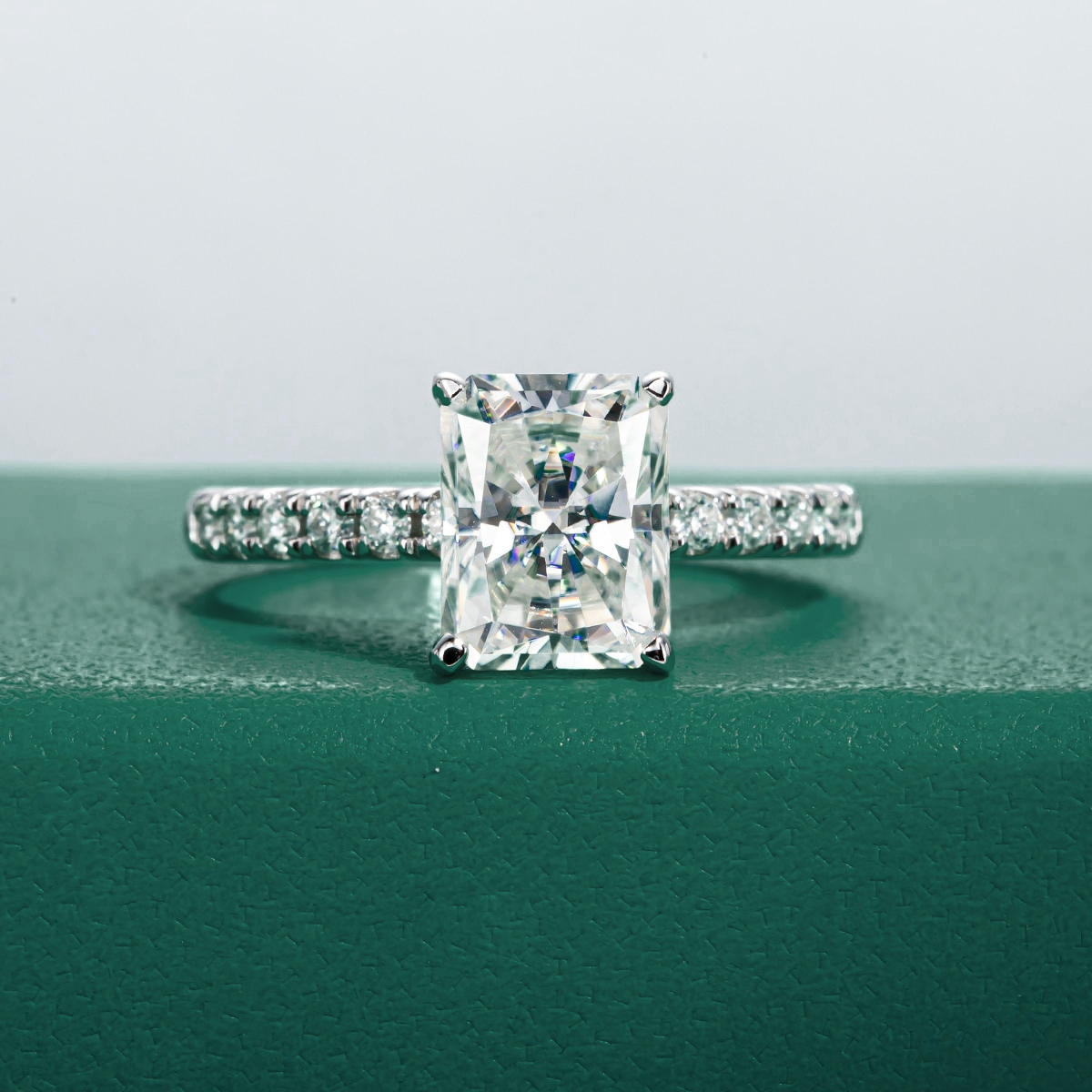 Anel Solitário de Moissanite 3 Quilates em Prata 925 com Ouro Branco 18k – Yuna Joias - Yuna Joias
