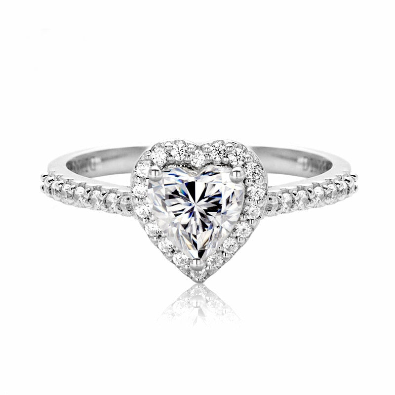 Anel Solitário Halo com Moissanite em Coração Prata 925 com Banho de Ouro 18k - Yuna Joias - Yuna Joias