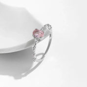 Anel Solitário Oval em Prata 925 – Elegância Original com Zircônia e Banho de Ouro Branco - Yuna Joias