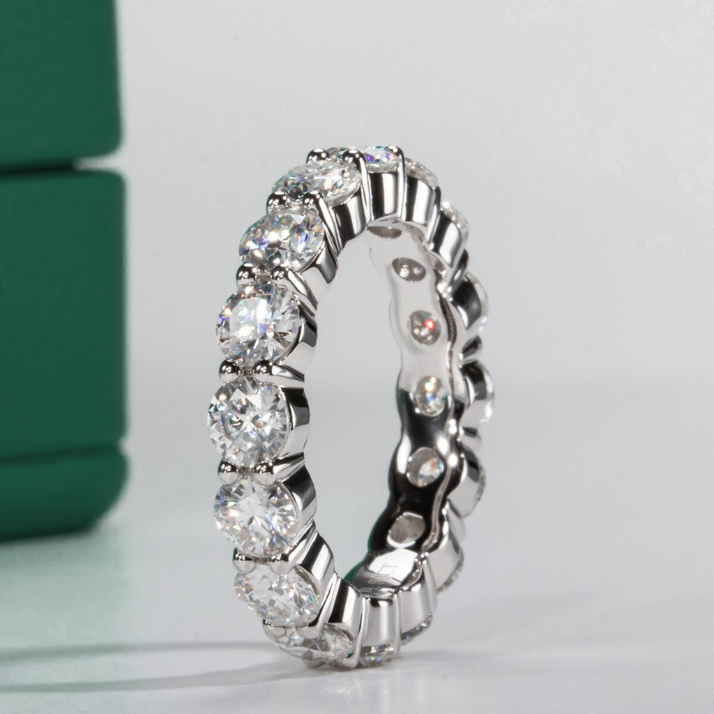 Aliança Moissanite Inteira em Prata 925 com Banho de Ouro Branco – Yuna Joias - Yuna Joias