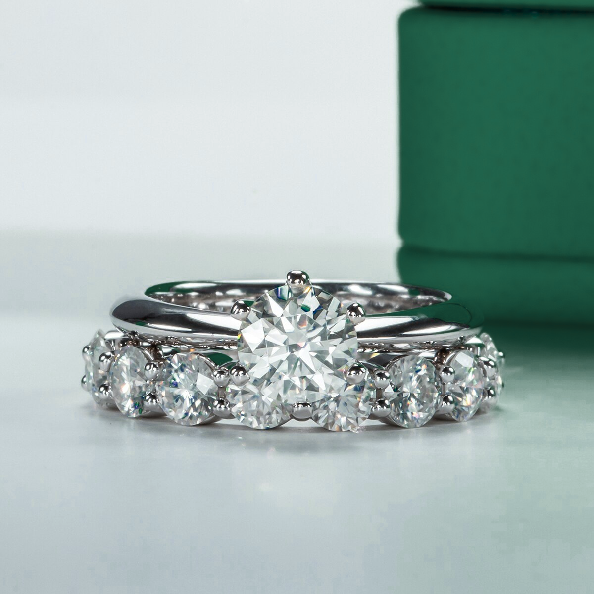 Aliança Moissanite Inteira em Prata 925 com Banho de Ouro Branco – Yuna Joias - Yuna Joias