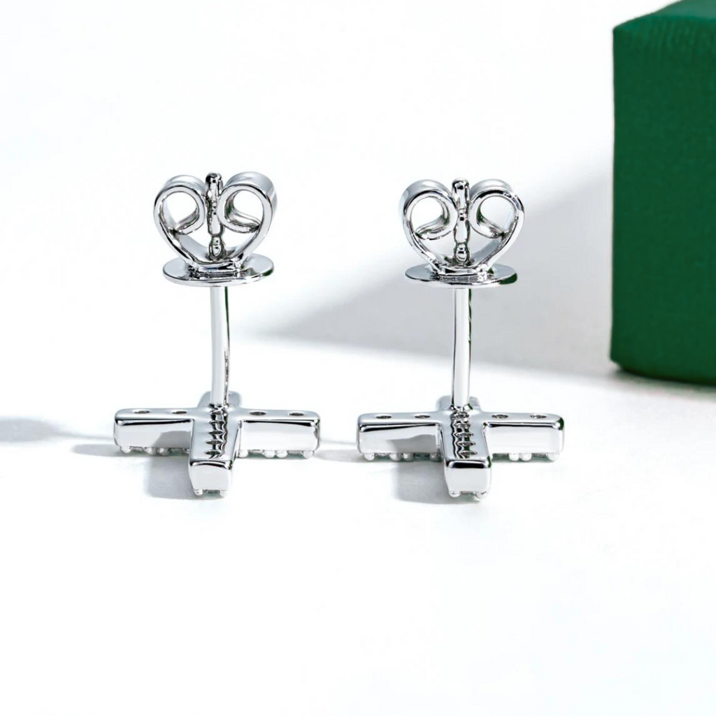 Brinco de Cruz com Moissanite em Prata 925 e Ouro 18k – Yuna Joias - Yuna Joias