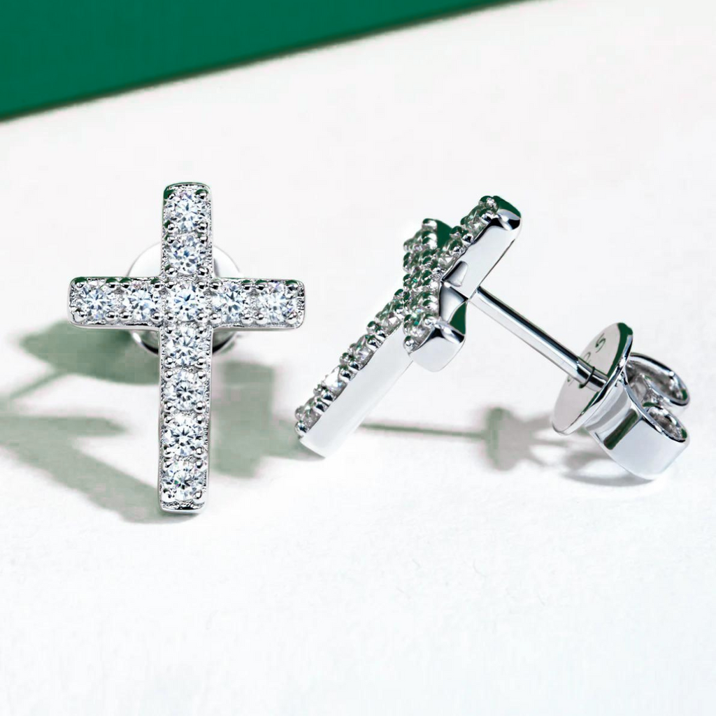 Brinco de Cruz com Moissanite em Prata 925 e Ouro 18k – Yuna Joias - Yuna Joias