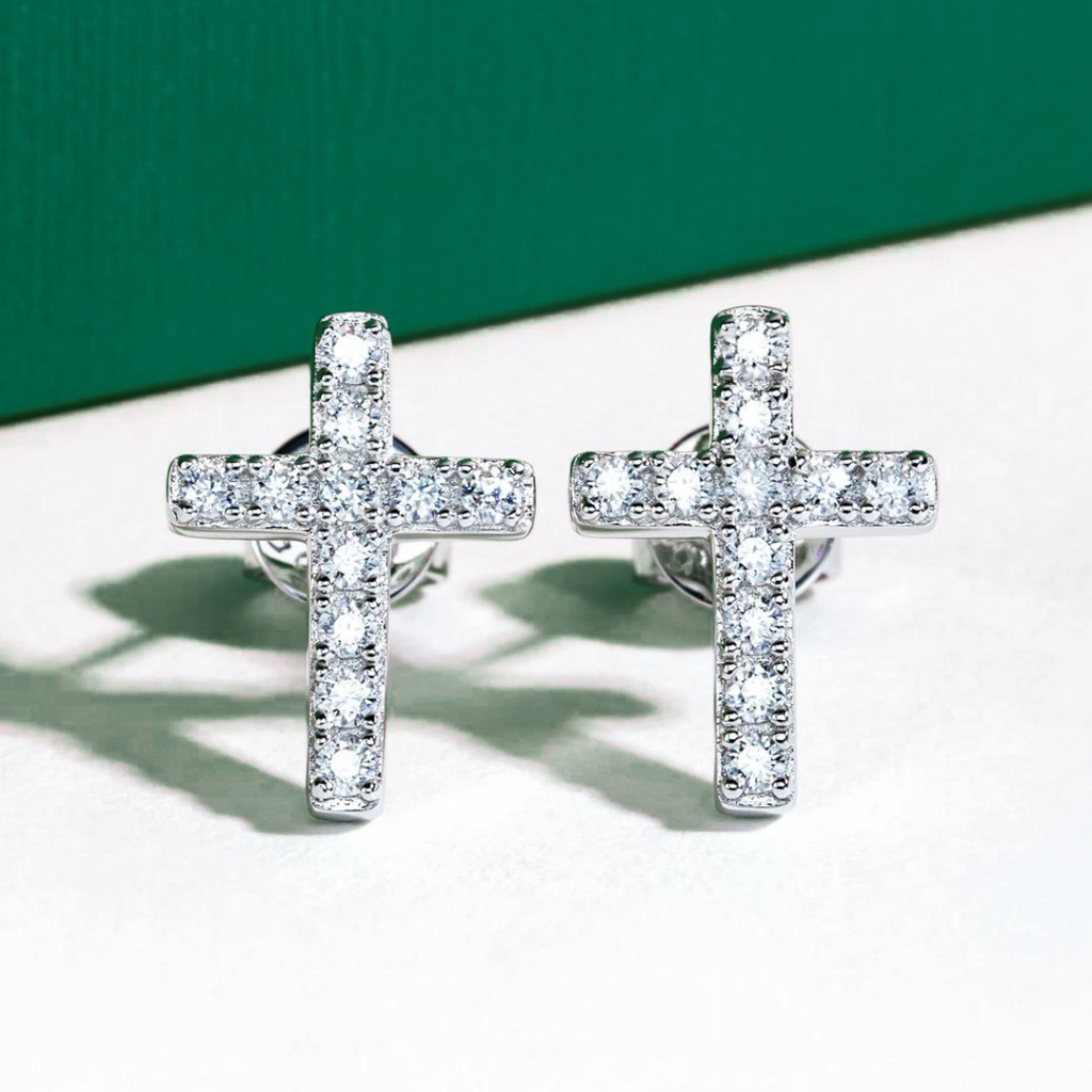 Brinco de Cruz com Moissanite em Prata 925 e Ouro 18k – Yuna Joias - Yuna Joias