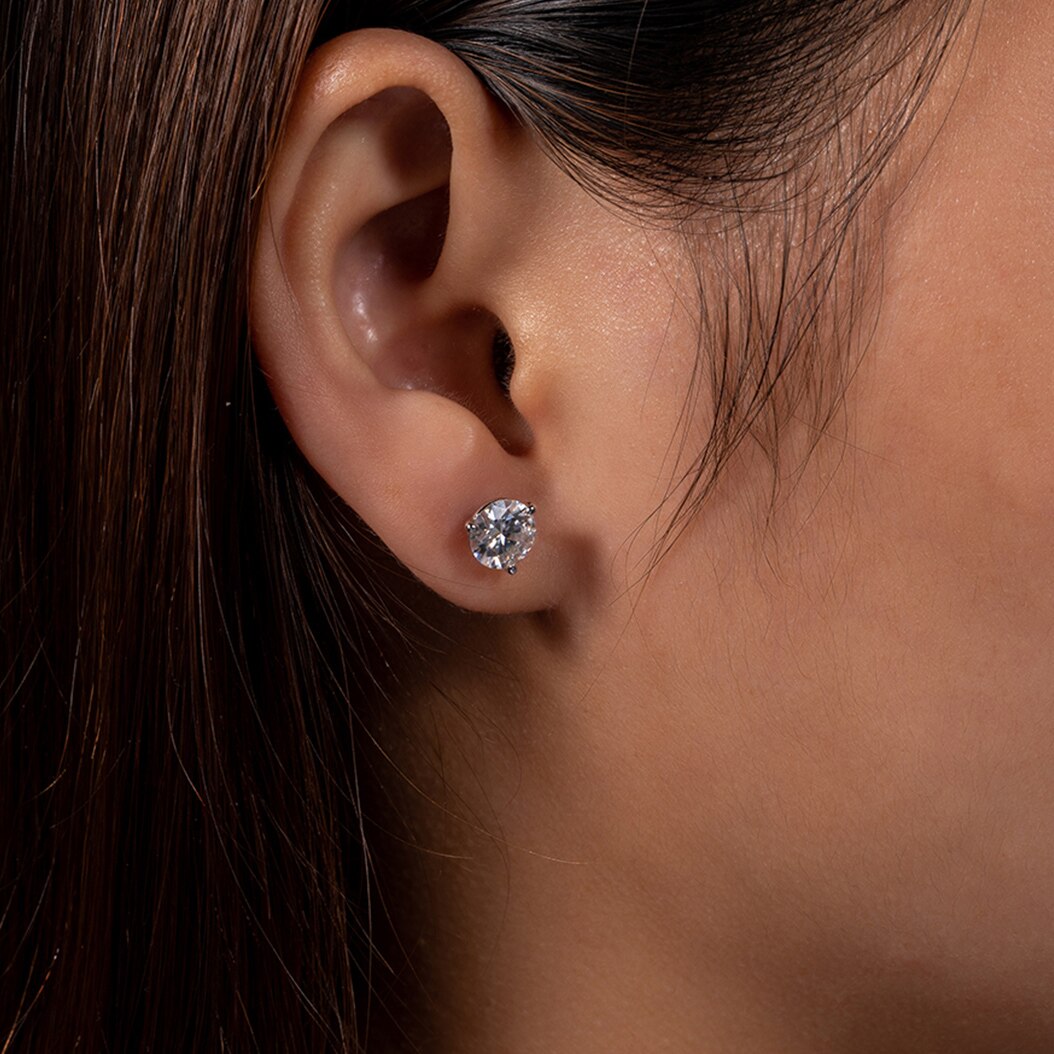Brinco Moissanite 1.0ct Luxo, Sustentabilidade e Brilho Incomparável - Yuna Joias - Yuna Joias