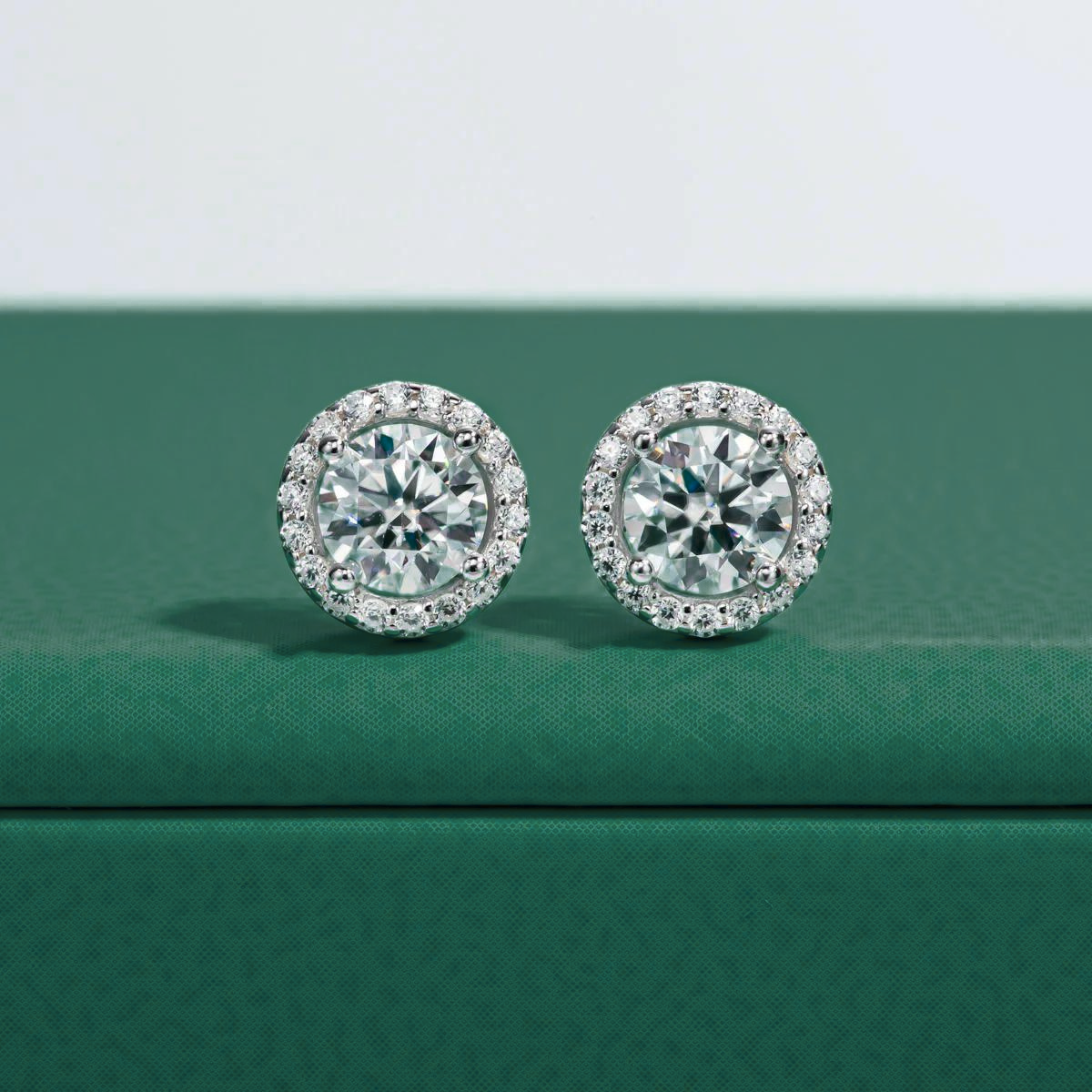 Brincos de Moissanite 1ct com Prata 925 Banhada a Ouro 18k - Yuna Joias - Yuna Joias