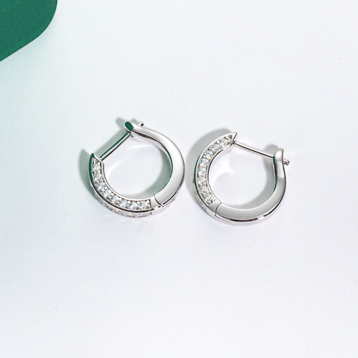 Brinco com Moissanite em Prata 925 e Ouro 18k - Yuna Joias - Yuna Joias