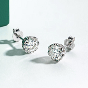Brinco de Moissanite em Prata 925 com Banho de Ouro 18k – Escolha Entre 1,0ct, 2,0ct ou 3,0ct – Brilho Superior ao Diamante - Yuna Joias - Yuna Joias