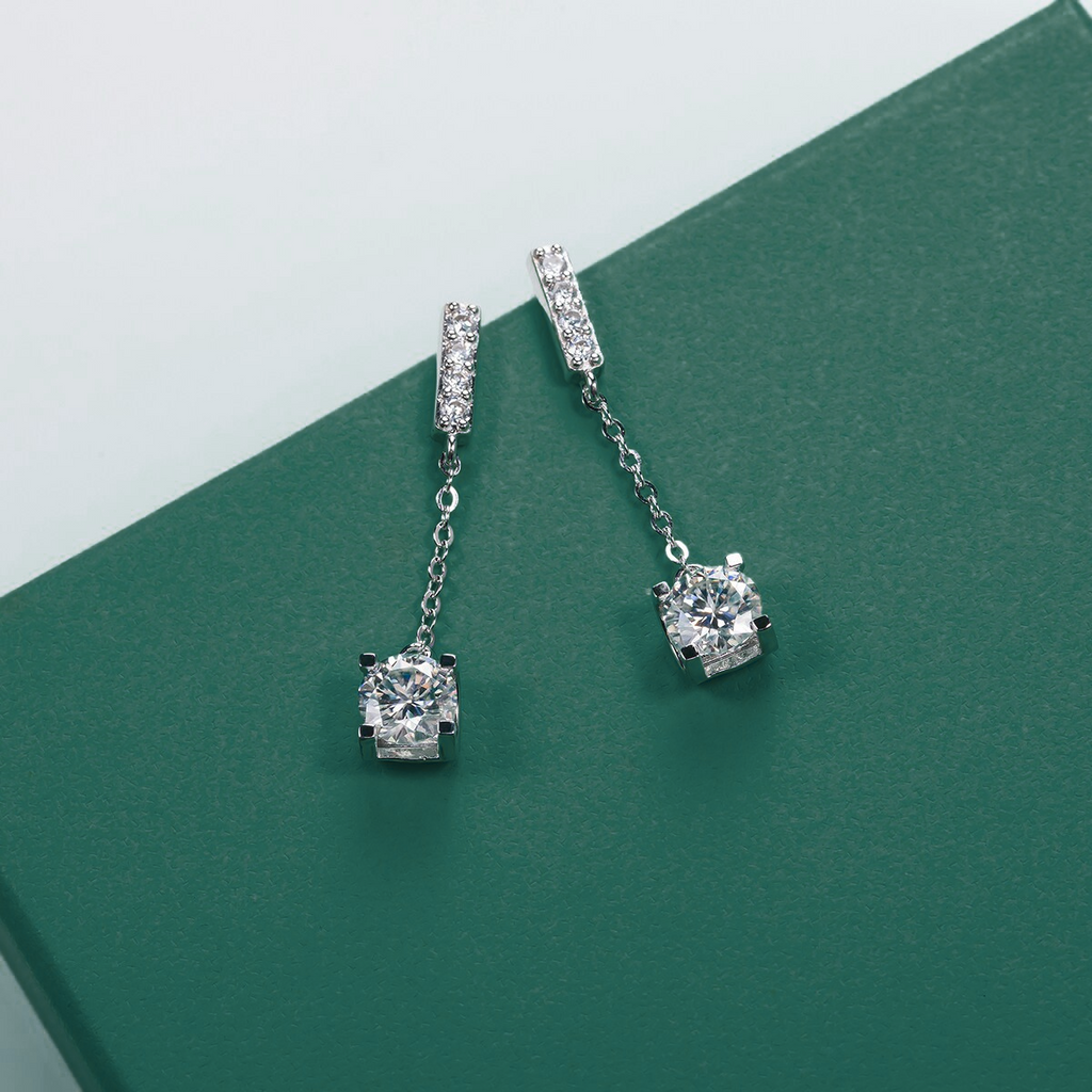 Brincos de Moissanite 2,0ct com Prata 925 e Banho de Ouro 18k – Yuna Joias - Yuna Joias