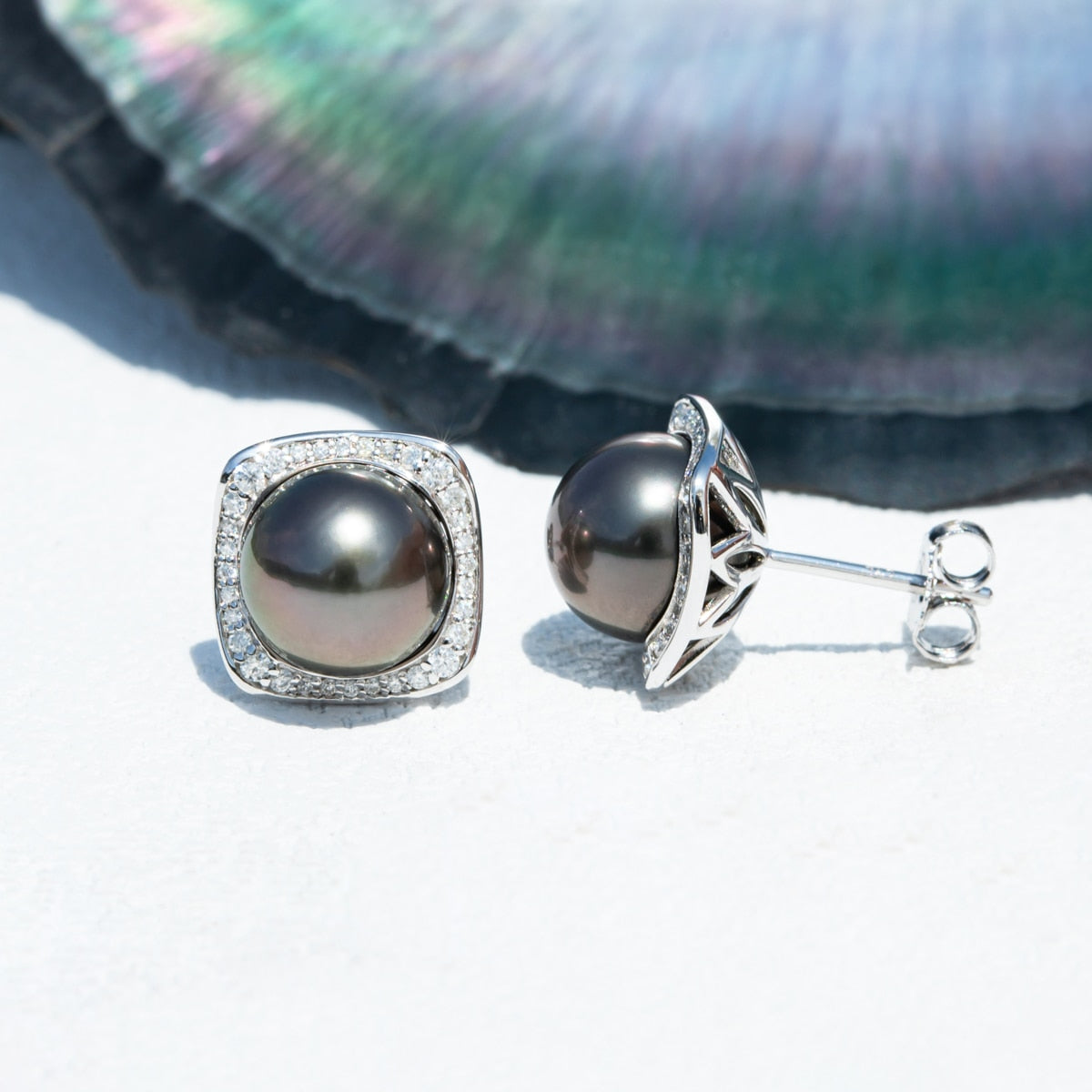 Joia com Pérola Negra do Tahiti 9-10mm e Moissanite D-VVS1 em Prata 925 com Banho de Ouro Branco 18k – Yuna Joias - Yuna Joias