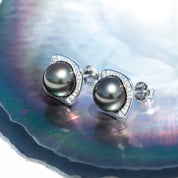Joia com Pérola Negra do Tahiti 9-10mm e Moissanite D-VVS1 em Prata 925 com Banho de Ouro Branco 18k – Yuna Joias - Yuna Joias