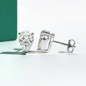 Brincos de Moissanite com Haste em Ouro 10k – Lapidação Pera | Antialérgicos, Sustentáveis e com Certificação GRA - Yuna Joias - Yuna Joias