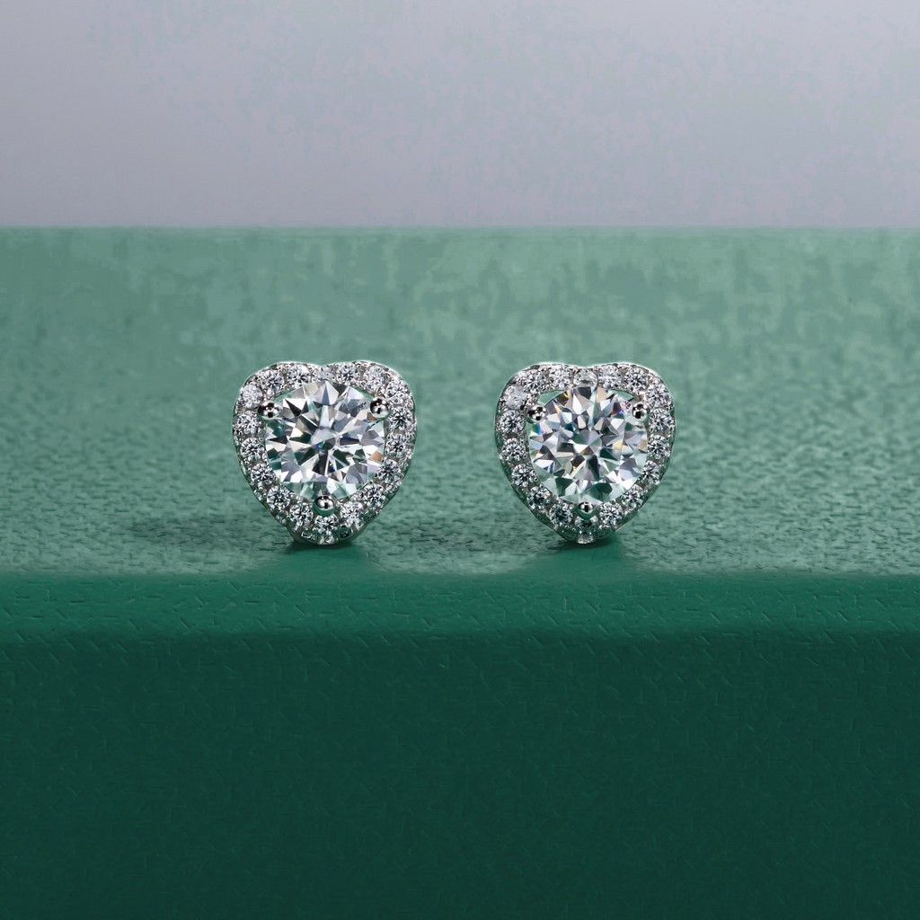 Brinco de Moissanite Coração 0,5ct em Prata 925 com Banho de Ouro 18k – Yuna Joias - Yuna Joias