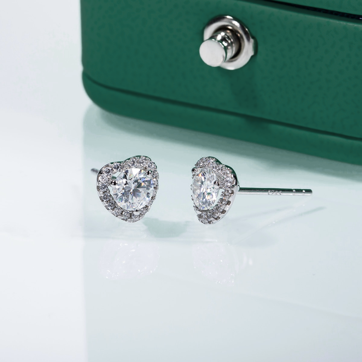 Brinco de Moissanite Coração 0,5ct em Prata 925 com Banho de Ouro 18k – Yuna Joias - Yuna Joias