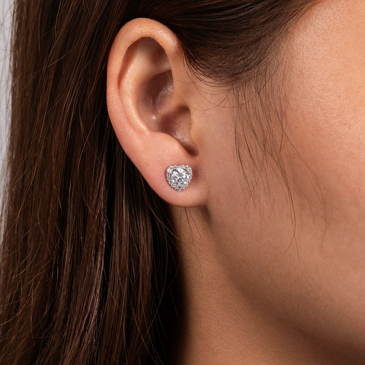 Brinco de Moissanite Coração 0,5ct em Prata 925 com Banho de Ouro 18k – Yuna Joias - Yuna Joias