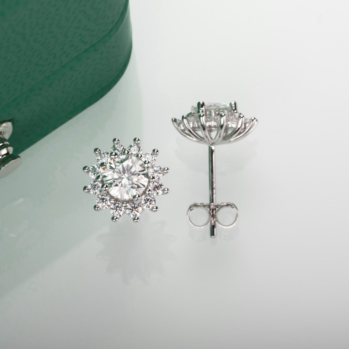 Brinco de Moissanite 1,0 Quilate Flor de Girassol em Prata 925 com Banhado a Ouro 18k – Yuna Joias - Yuna Joias