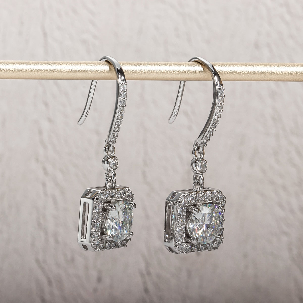 Brincos de Moissanite 2.0 Ct em Prata 925 com Banho de Ouro 18K – Yuna Joias - Yuna Joias