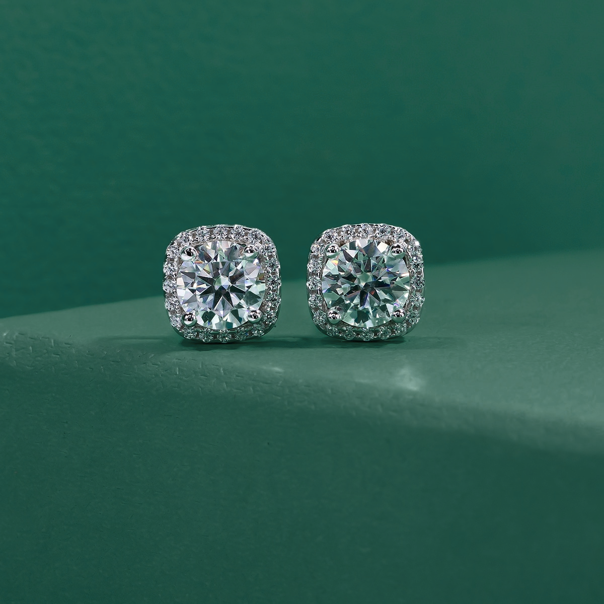 Brinco Moissanite 1ct em Prata 925 com Banho de Ouro 18K – Yuna Joias - Yuna Joias
