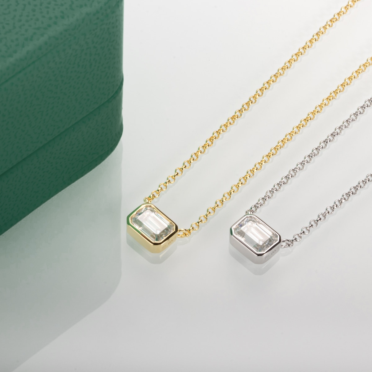 Colar com Moissanite Esmeralda 1ct em Prata 925 com Ouro 18k – Yuna Joias - Yuna Joias