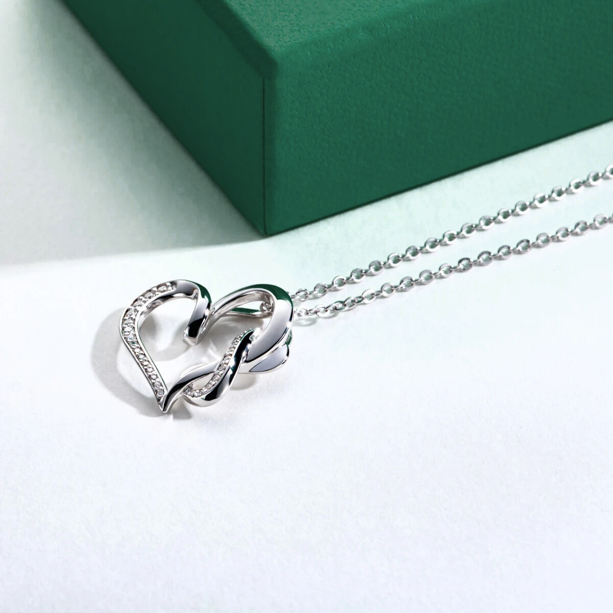 Colar de Coração com Infinito em Prata 925 e Moissanite D-VVS1 – Yuna Joias - Yuna Joias