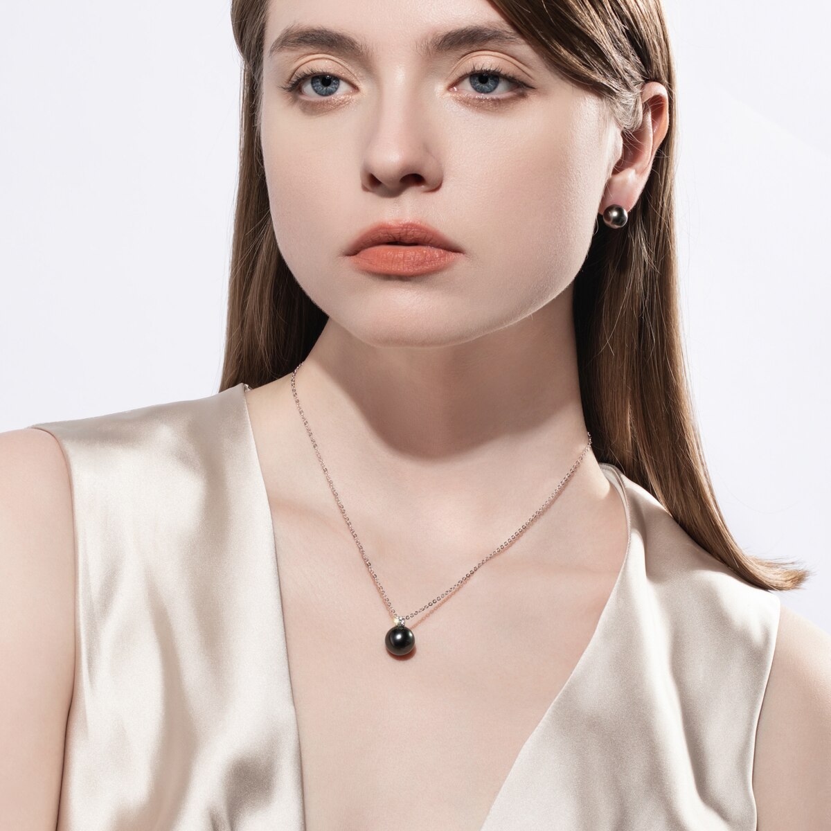 Colar de Pérola Natural Negra Tahiti com Moissanite e Ouro Branco 18k - Colar