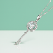 Colar Key Moissante 1.0ct em Prata 925 com banho de ródio e ouro 18k – Yuna Joias - Yuna Joias