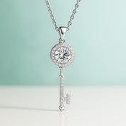 Colar Key Moissante 1.0ct em Prata 925 com banho de ródio e ouro 18k – Yuna Joias - Yuna Joias