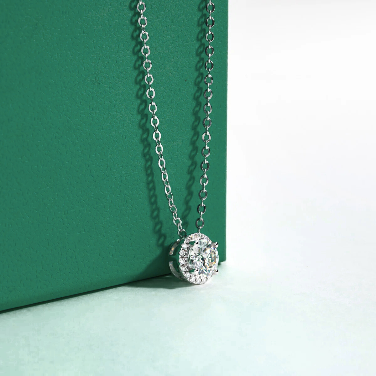 Colar de Moissanite Round em Ródio Branco e Ouro Branco 18k - Yuna Joias - Yuna Joias