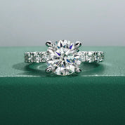 Anel Jasmin com Moissanite 4.3ct + Aliança Wedding – Prata 925 com Ouro Branco 18k - Yuna Joias