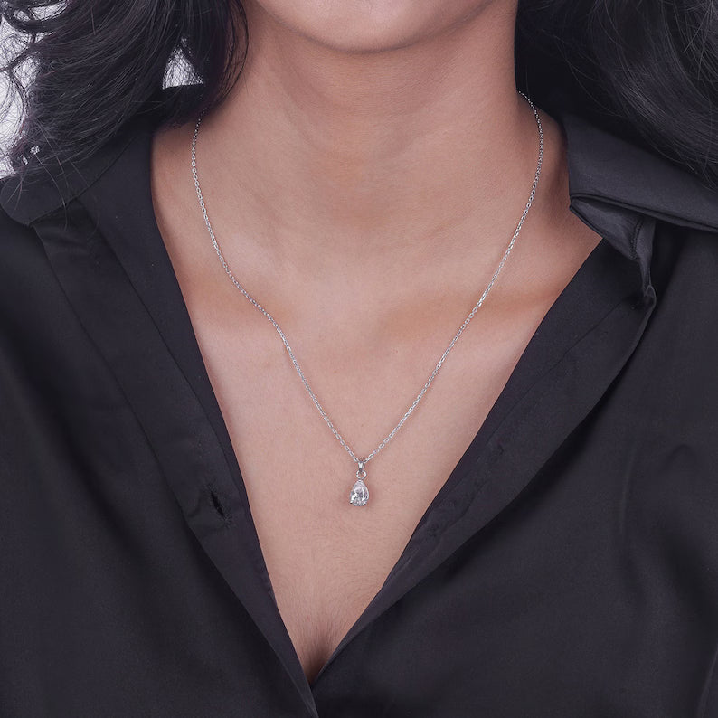 Colar de Moissanite 2.0ct em Prata 925 com Banho de Ouro 18k – Yuna Joias