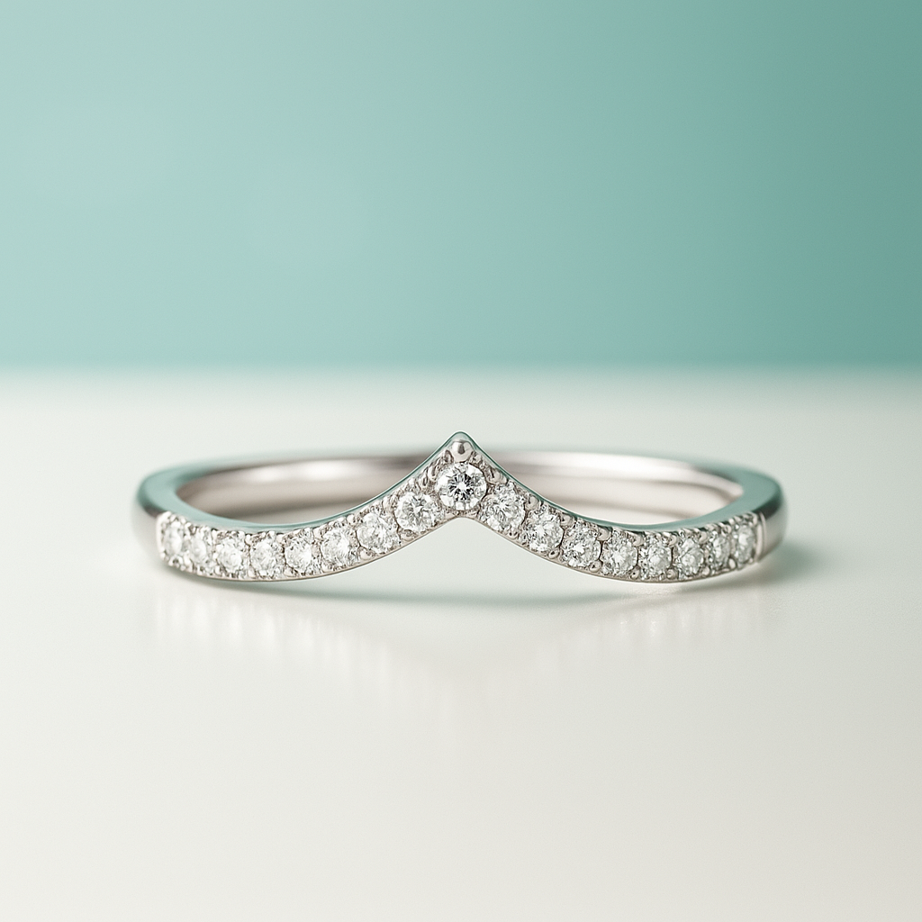 Meia Aliança Cravejada em Ouro 18k Yuna Joias com Moissanites - Yuna Joias