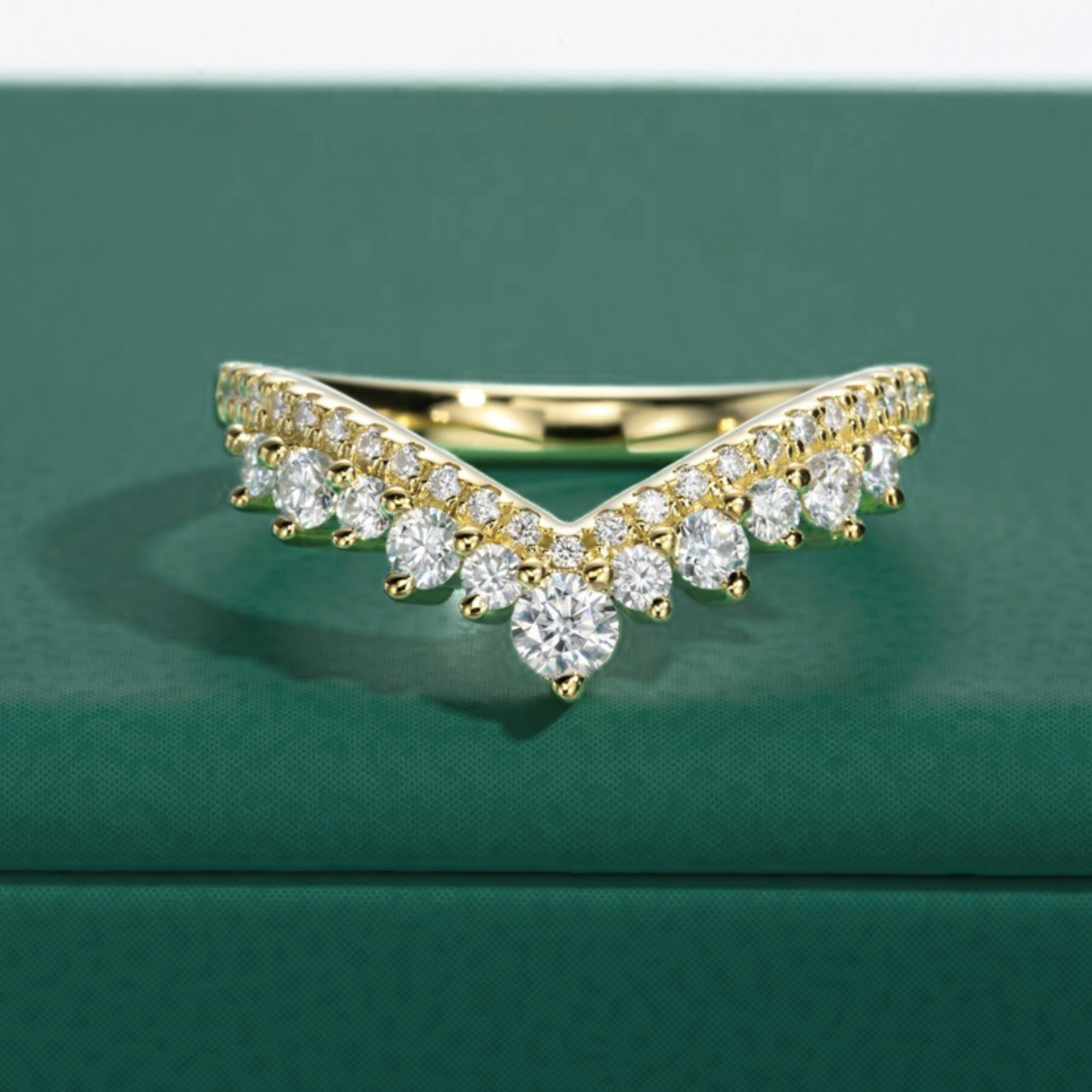 Meia Aliança Imperial em Prata 925 com Moissanites e Banho de Ouro 18K Certificação GRA - Yuna Joias - Yuna Joias