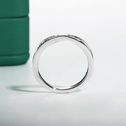 Meia Aliança Infinity em Prata 925 com Moissanites e Banho de Ouro Branco 18K – Yuna Joias - Yuna Joias