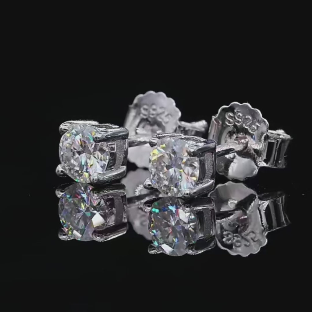 Brincos de Moissanite 0.3ct (4mm) em Prata 925 com Banho de Ródio e Ouro Branco – Yuna Joias